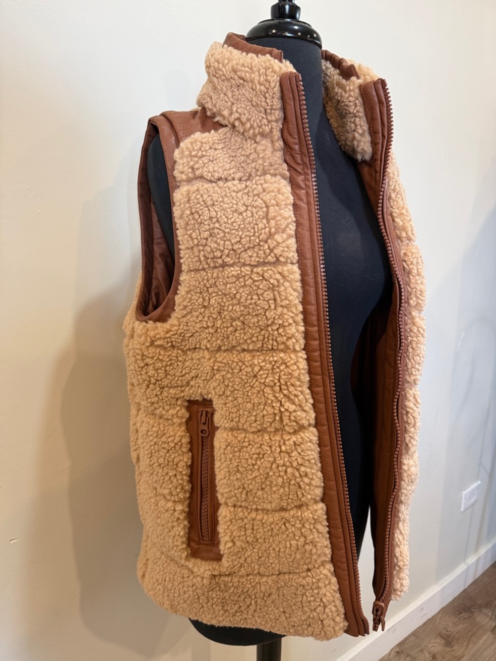 Tuckernuck camel leather and shearling reversible Beckham vest - Picture 3 of 11